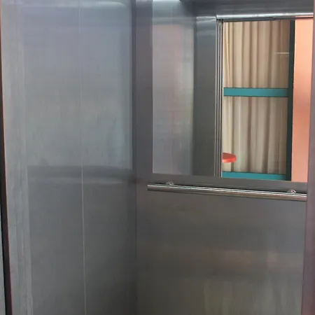 Largo 酒店 阳光海滩