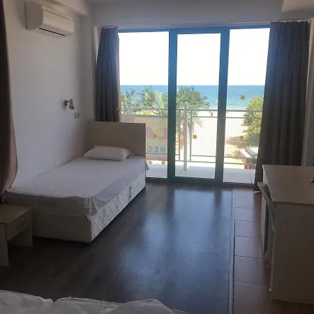 Hotel Largo 2*