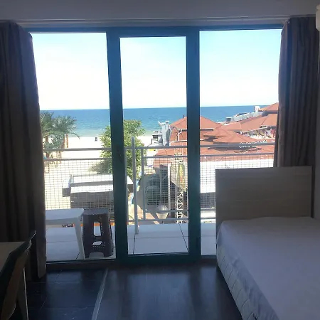 Hotel Largo 2*